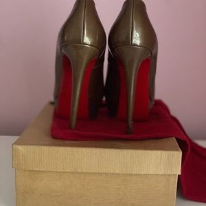 CHRISTIAN LOUBOUTIN BIANCA PUMP